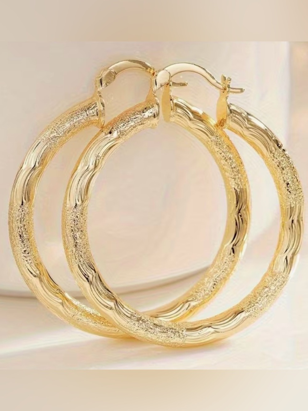🌼 NEW Stunning & Classic Textured Gold Hoop Earrings 🌼